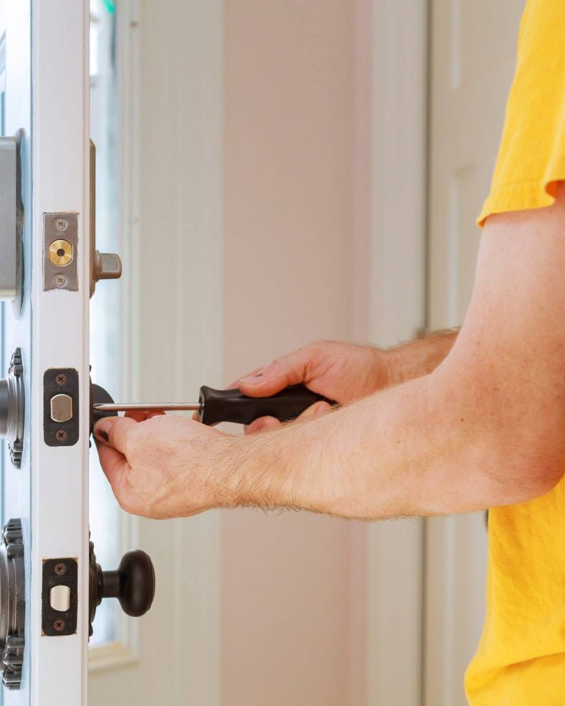 locksmith in Battersea